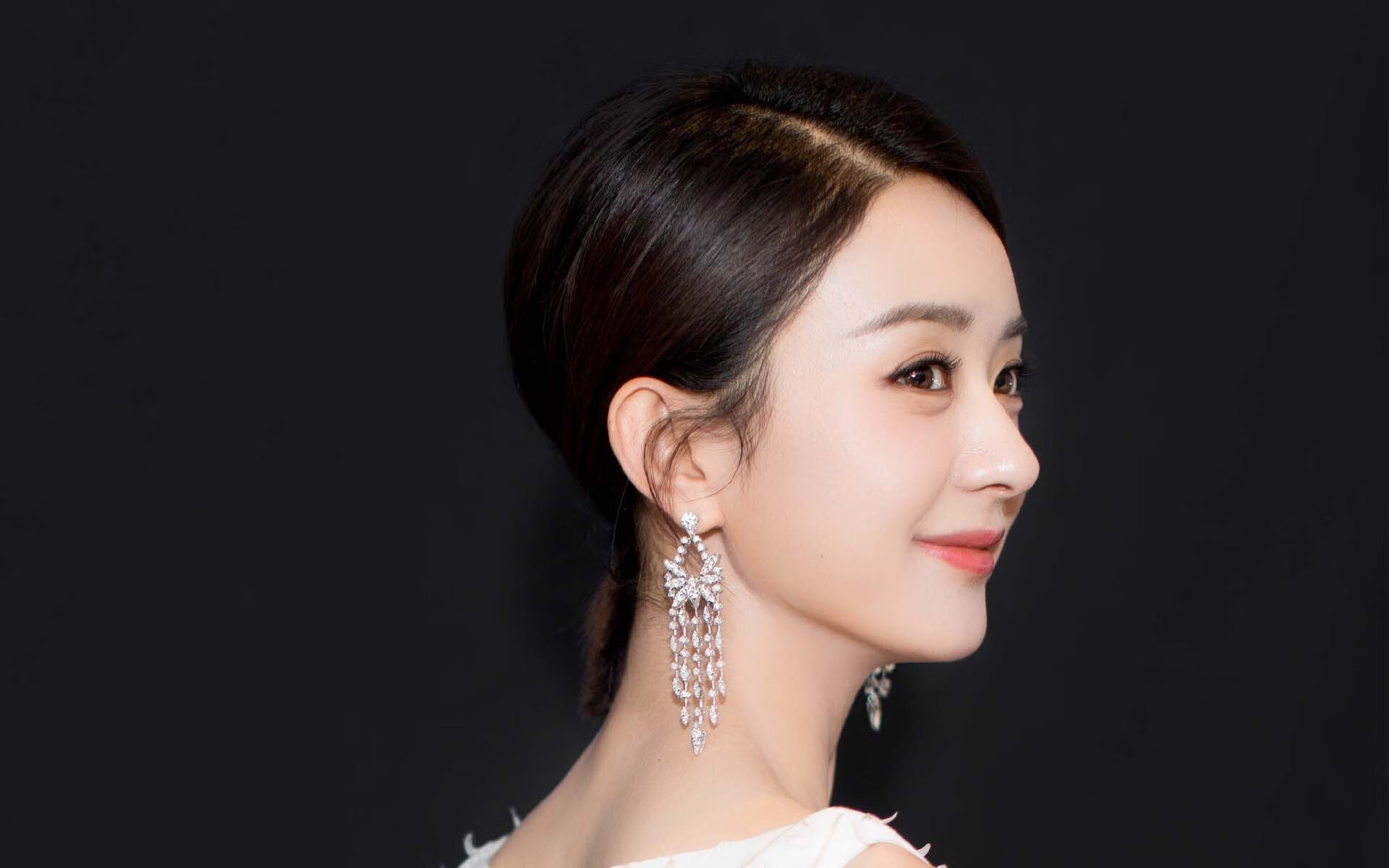 哈登谈团队配合称全队更有凝聚力，哈登的战队